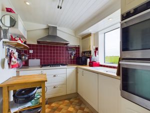 Kitchen- click for photo gallery